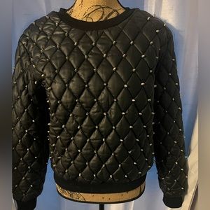 Navie studded pullover puffed shirt. Small